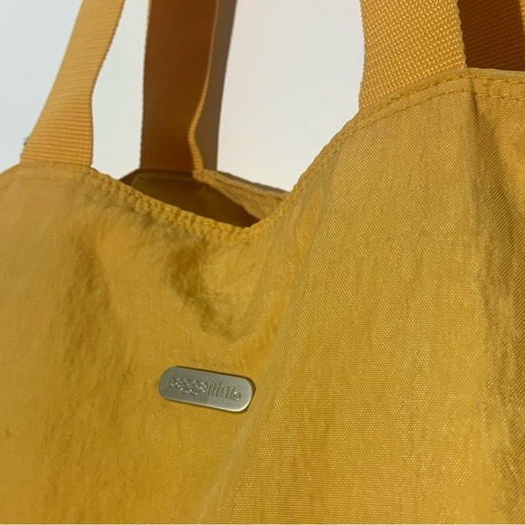 Baggallini Handbags - Baggalini satchel carry all bag